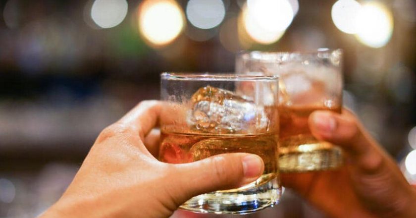 Delhi Government reduces the legal drinking age from 25 to 21